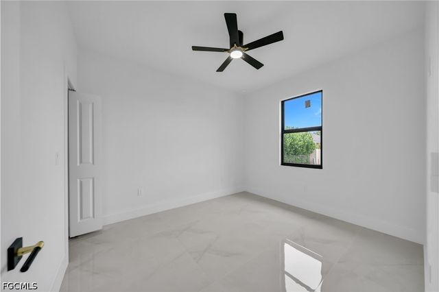129 NW 14th ST, Cape Coral, FL 33993