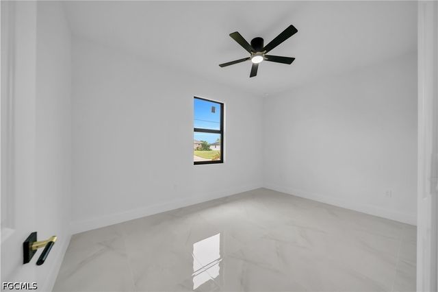 129 NW 14th ST, Cape Coral, FL 33993