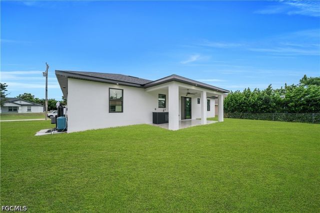 129 NW 14th ST, Cape Coral, FL 33993