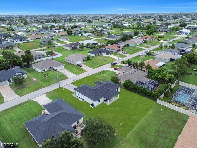 129 NW 14th ST, Cape Coral, FL 33993