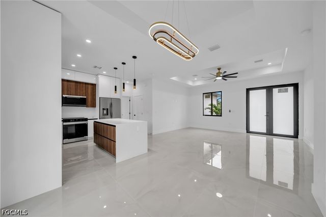 129 NW 14th ST, Cape Coral, FL 33993