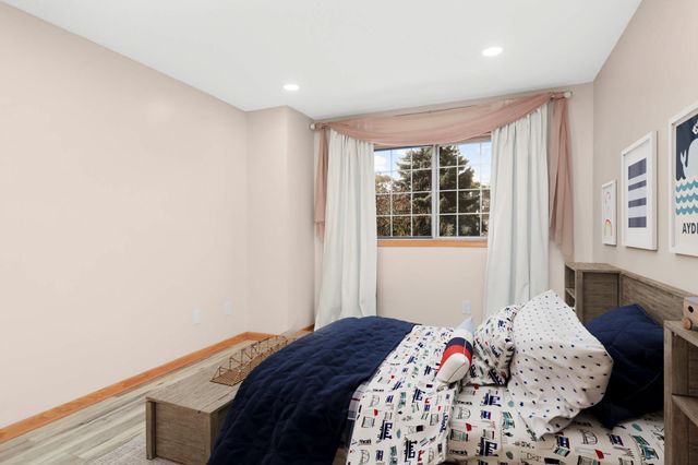 10935 Oregon Avenue S, Bloomington, MN 55438