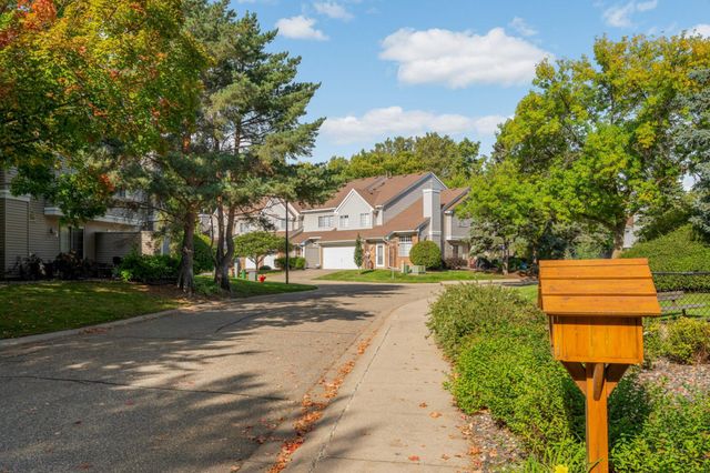 10935 Oregon Avenue S, Bloomington, MN 55438