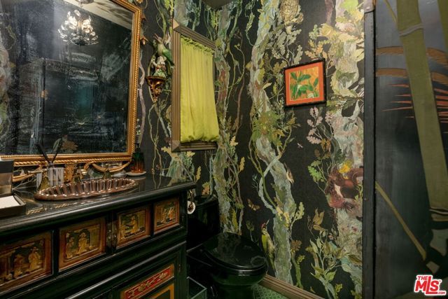 1115 N Bundy Drive, Los Angeles, CA 90049