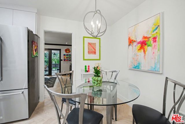 1115 N Bundy Drive, Los Angeles, CA 90049