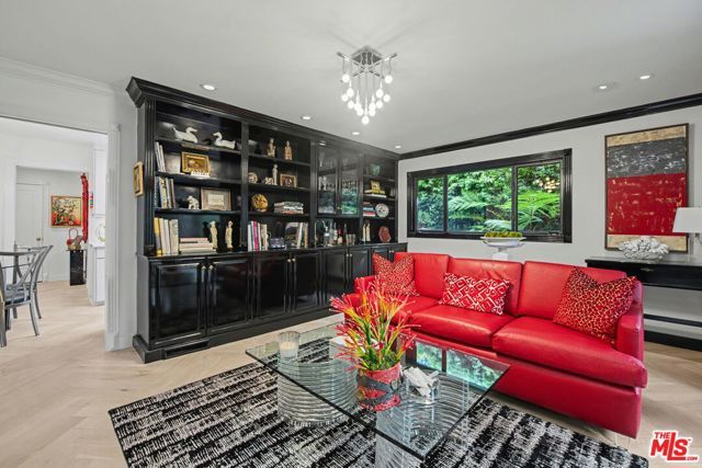 1115 N Bundy Drive, Los Angeles, CA 90049