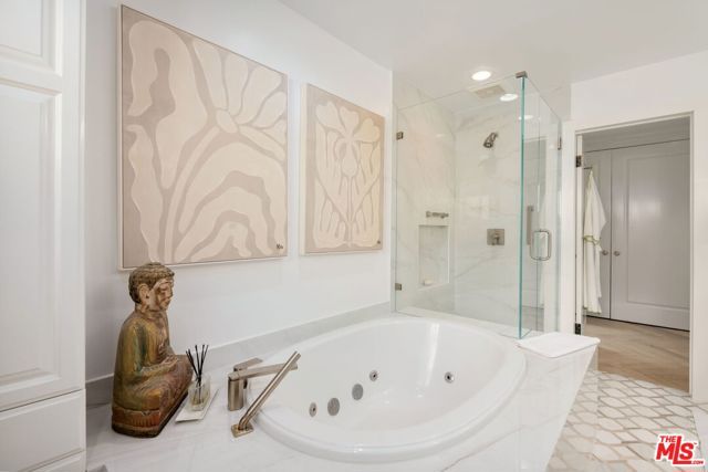 1115 N Bundy Drive, Los Angeles, CA 90049