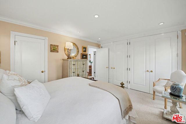 1115 N Bundy Drive, Los Angeles, CA 90049