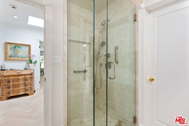 1115 N Bundy Drive, Los Angeles, CA 90049