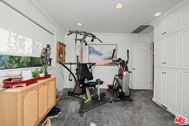 1115 N Bundy Drive, Los Angeles, CA 90049