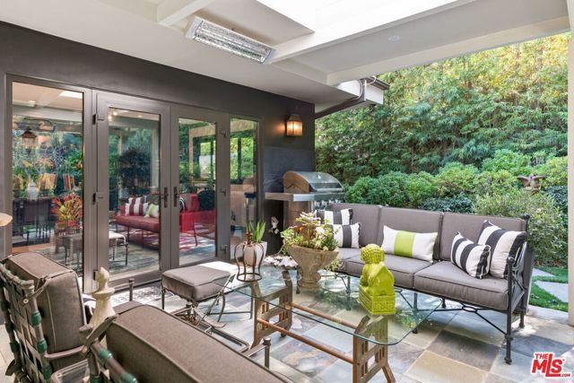 1115 N Bundy Drive, Los Angeles, CA 90049