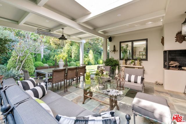 1115 N Bundy Drive, Los Angeles, CA 90049