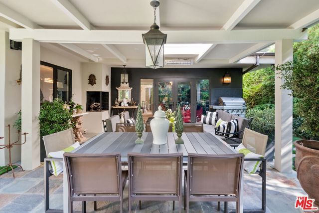 1115 N Bundy Drive, Los Angeles, CA 90049