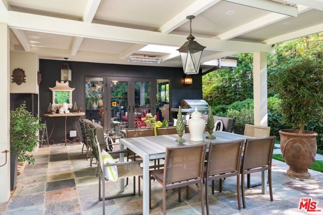 1115 N Bundy Drive, Los Angeles, CA 90049