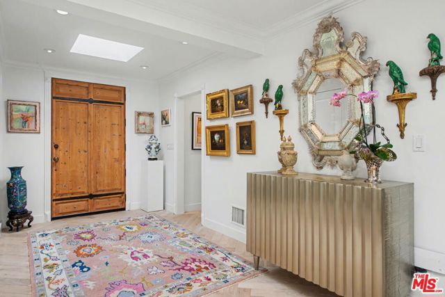 1115 N Bundy Drive, Los Angeles, CA 90049