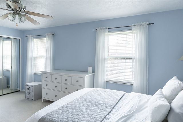 736 Windvue Dr, Robinson Twp, PA 15205