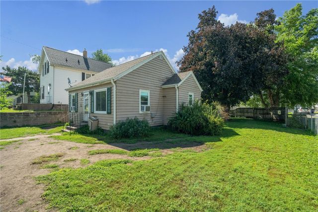 1121 15th Avenue SW, Cedar Rapids, IA 52404