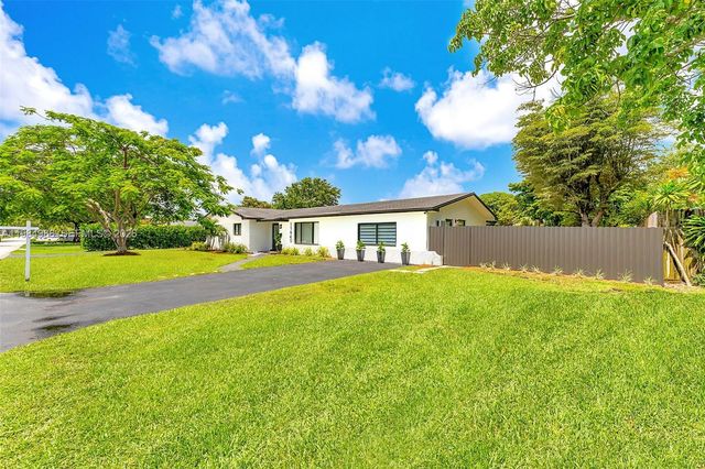 11640 SW 99th Ct, Miami, FL 33176