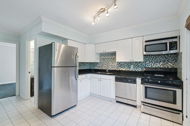 2639 Colfax Avenue S 101, Minneapolis, MN 55408