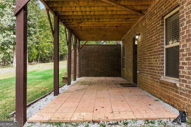 2214 Golden Eagle Drive, Locust Grove, GA 30248