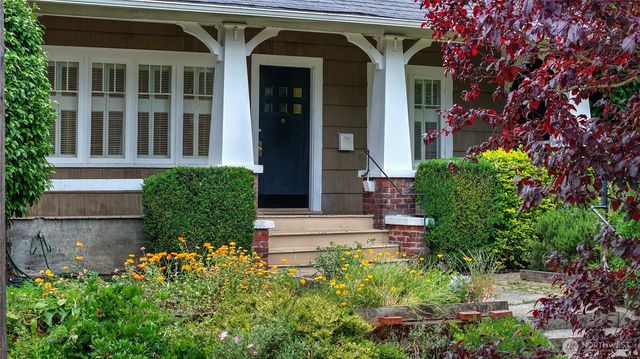 2214 N Washington Street, Tacoma, WA 98406
