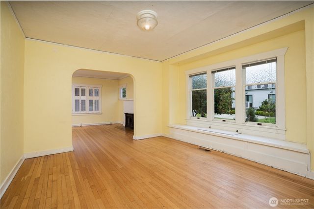 2214 N Washington Street, Tacoma, WA 98406