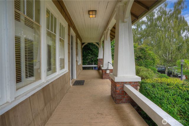 2214 N Washington Street, Tacoma, WA 98406