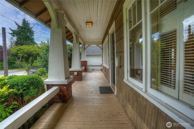 2214 N Washington Street, Tacoma, WA 98406
