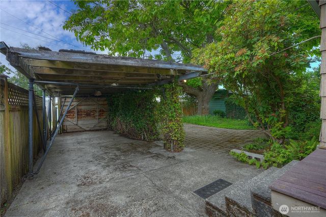 2214 N Washington Street, Tacoma, WA 98406