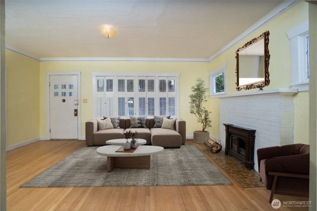 2214 N Washington Street, Tacoma, WA 98406