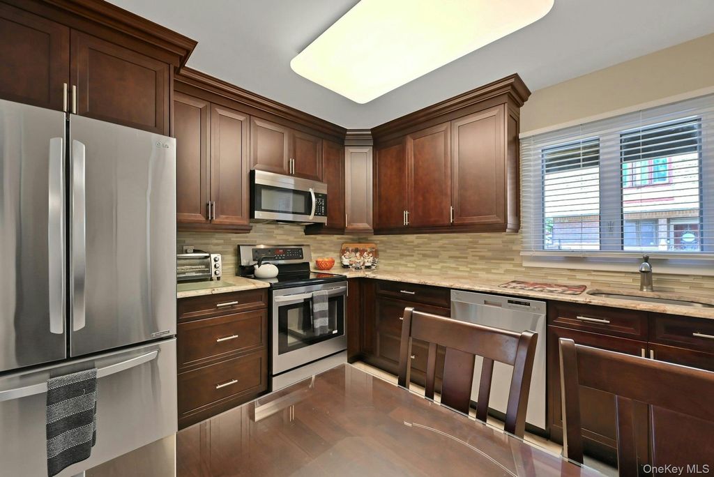 9 Heritage Drive A, New City, NY 10956 — photo 4