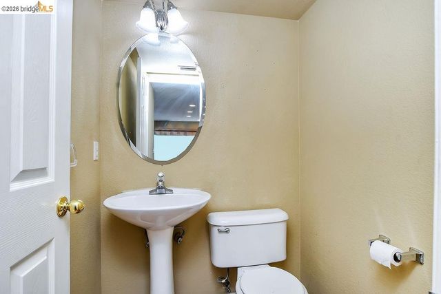 2004 Hedge Way, Brentwood, CA 94513