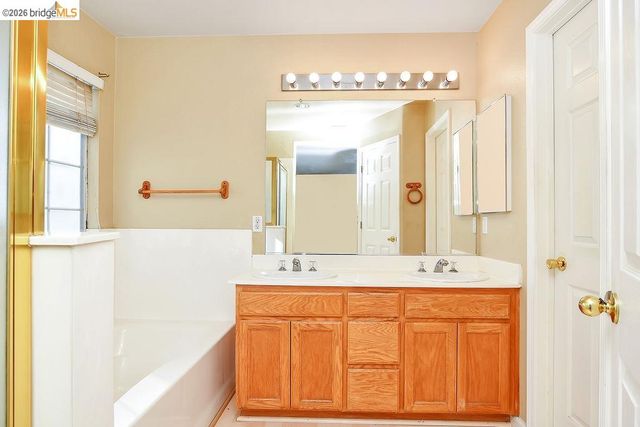 2004 Hedge Way, Brentwood, CA 94513