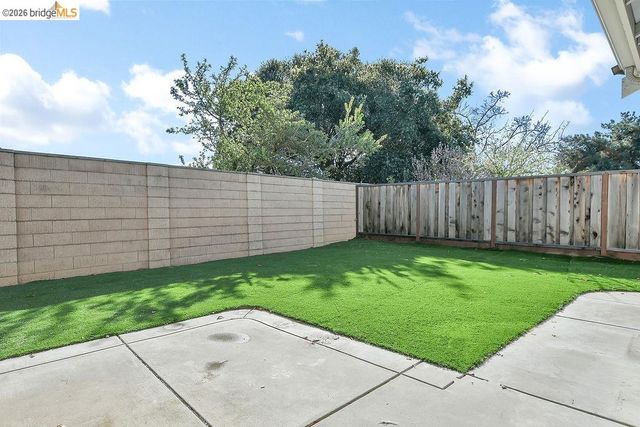 2004 Hedge Way, Brentwood, CA 94513