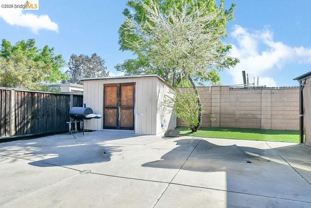2004 Hedge Way, Brentwood, CA 94513