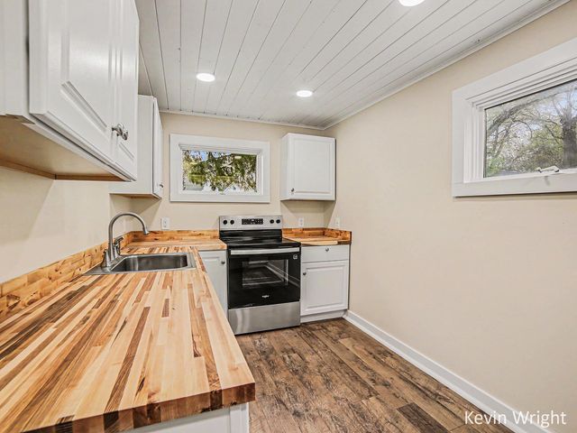 5948 Holton Road, Dalton Twp, MI 49457