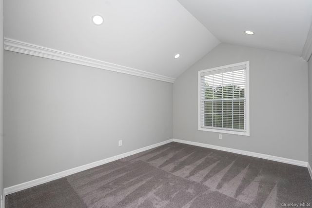 37 Oak Ridge Circle 37, Ridge, NY 11961