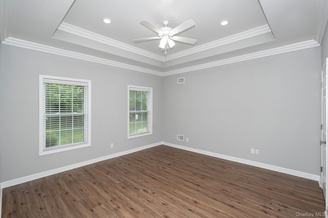 37 Oak Ridge Circle 37, Ridge, NY 11961