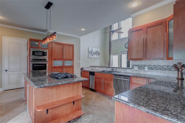 5610 Westerham Street, Weston Lakes, TX 77441
