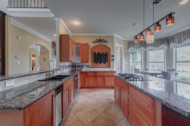 5610 Westerham Street, Weston Lakes, TX 77441