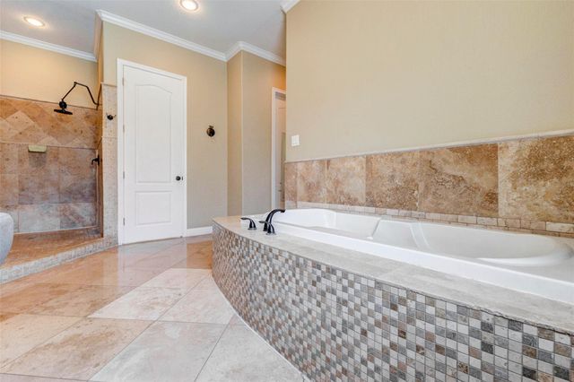 5610 Westerham Street, Weston Lakes, TX 77441