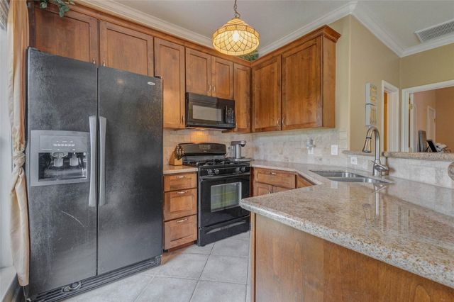 5610 Westerham Street, Weston Lakes, TX 77441