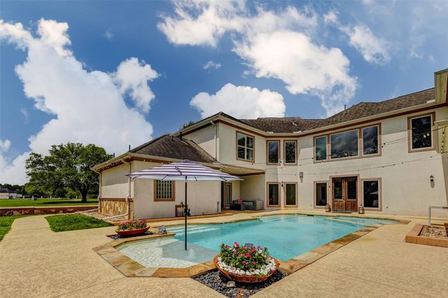 5610 Westerham Street, Weston Lakes, TX 77441