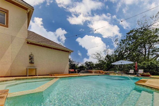 5610 Westerham Street, Weston Lakes, TX 77441