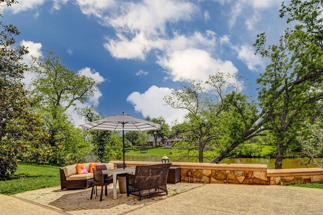 5610 Westerham Street, Weston Lakes, TX 77441