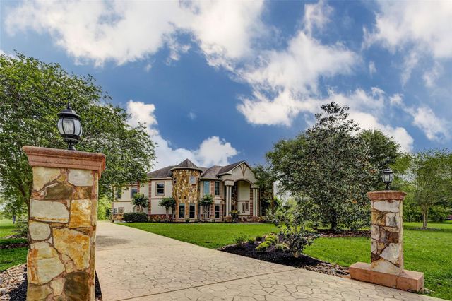 5610 Westerham Street, Weston Lakes, TX 77441
