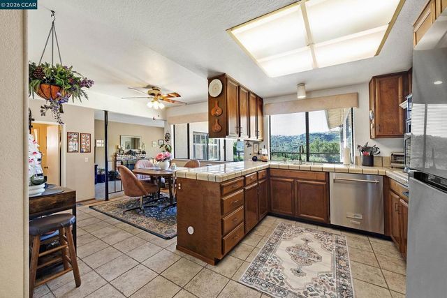 1372 Fascination Cir, Richmond, CA 94803