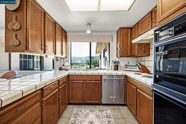 1372 Fascination Cir, Richmond, CA 94803
