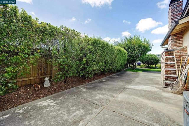1372 Fascination Cir, Richmond, CA 94803