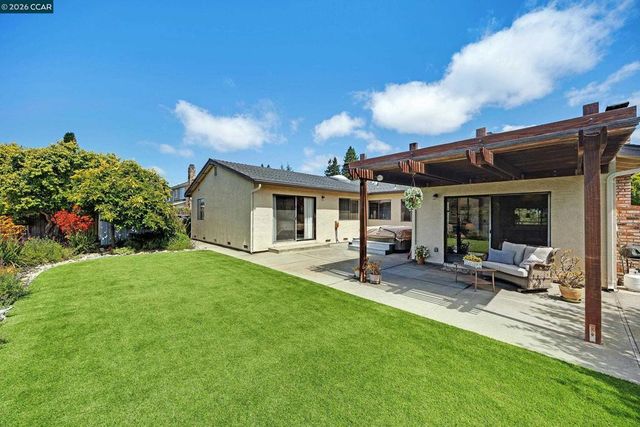 1372 Fascination Cir, Richmond, CA 94803